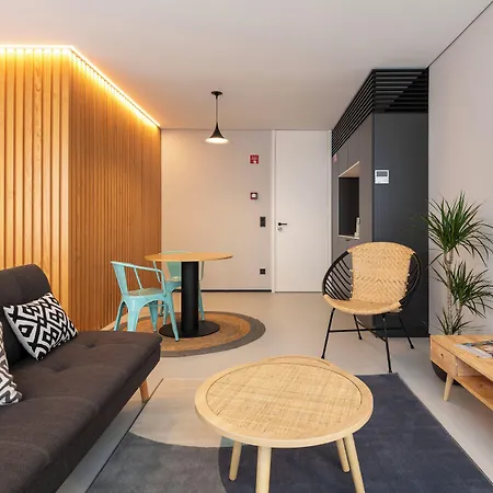 Blau 1911 Bed & Breakfast Porto