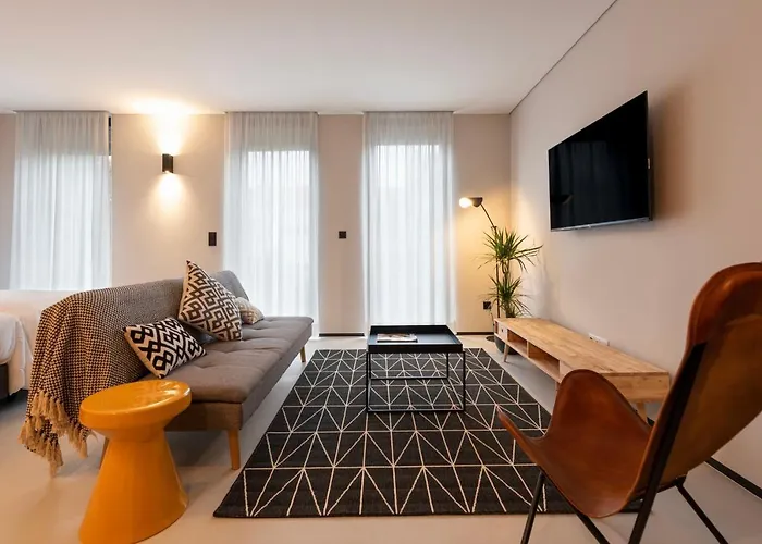 Blau 1911 Bed & Breakfast Porto